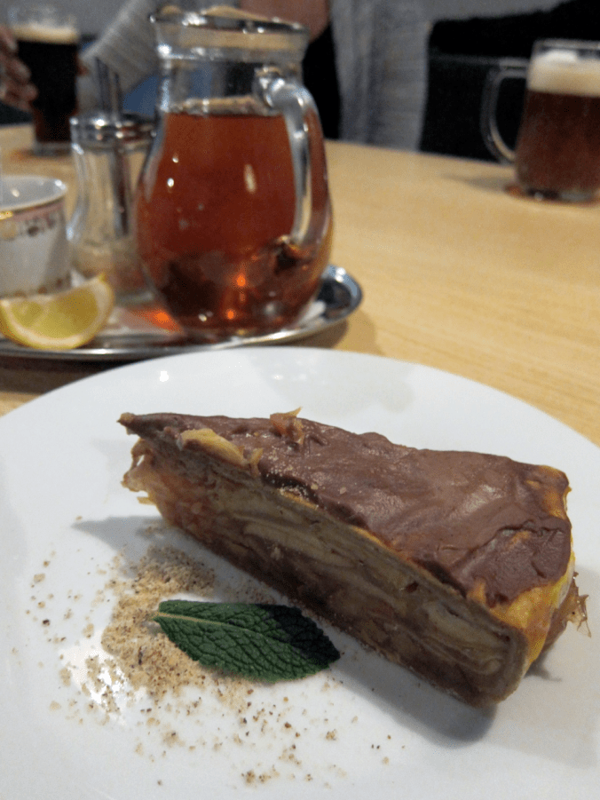 plevel apple cake prague