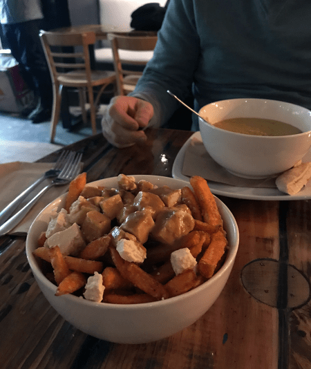 Vegan poutine at Le Panthère Verte in Montréal